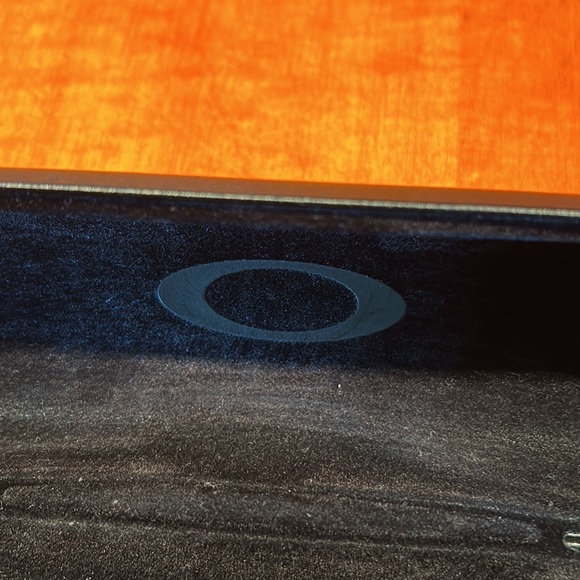 Oakley empty glasses case with cloth bag for glasses Perfect condition - Picture 4 of 6